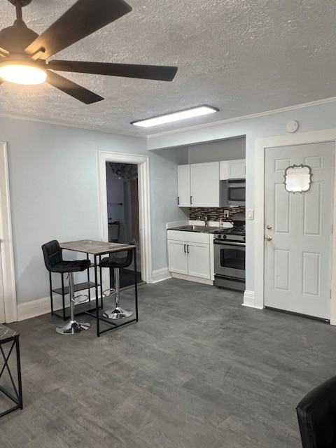 2017 East Genesee St - Photo 4 of 50