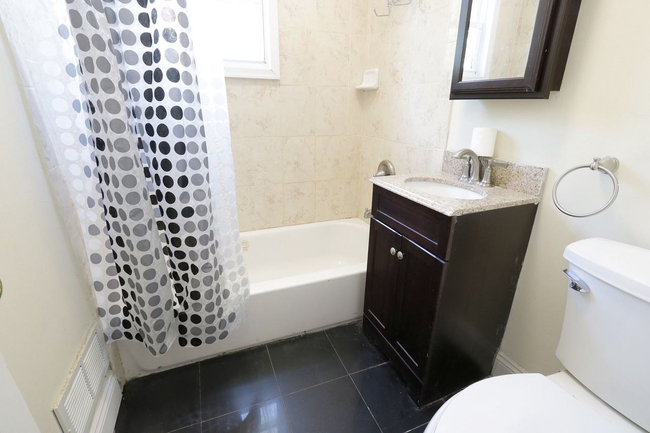 431 Beech St - Photo 5 of 23