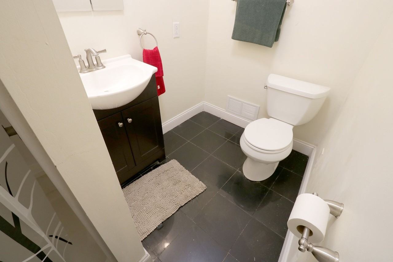 431 Beech St - Photo 6 of 23