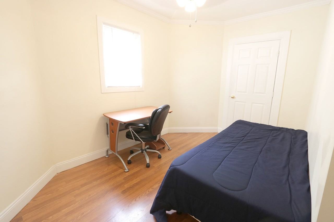 431 Beech St - Photo 7 of 23