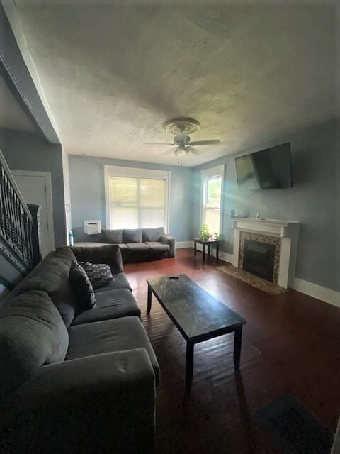 1531 East Genesee St - Photo 2 of 25