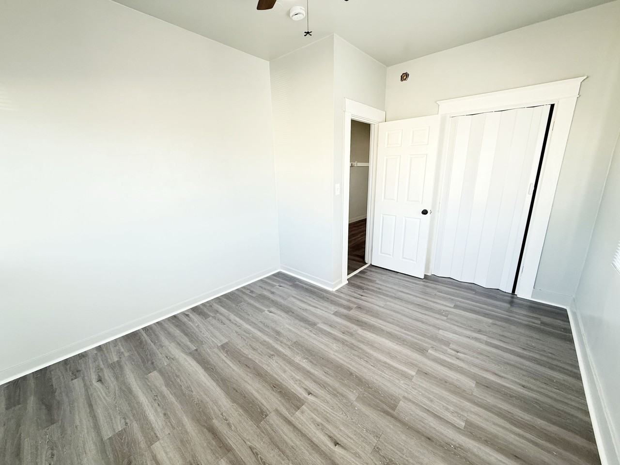 404 North Fries Avenue - Photo 4 of 21