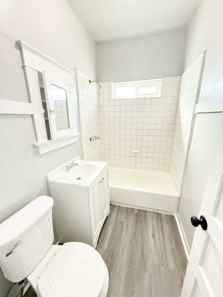 404 North Fries Avenue - Photo 5 of 21