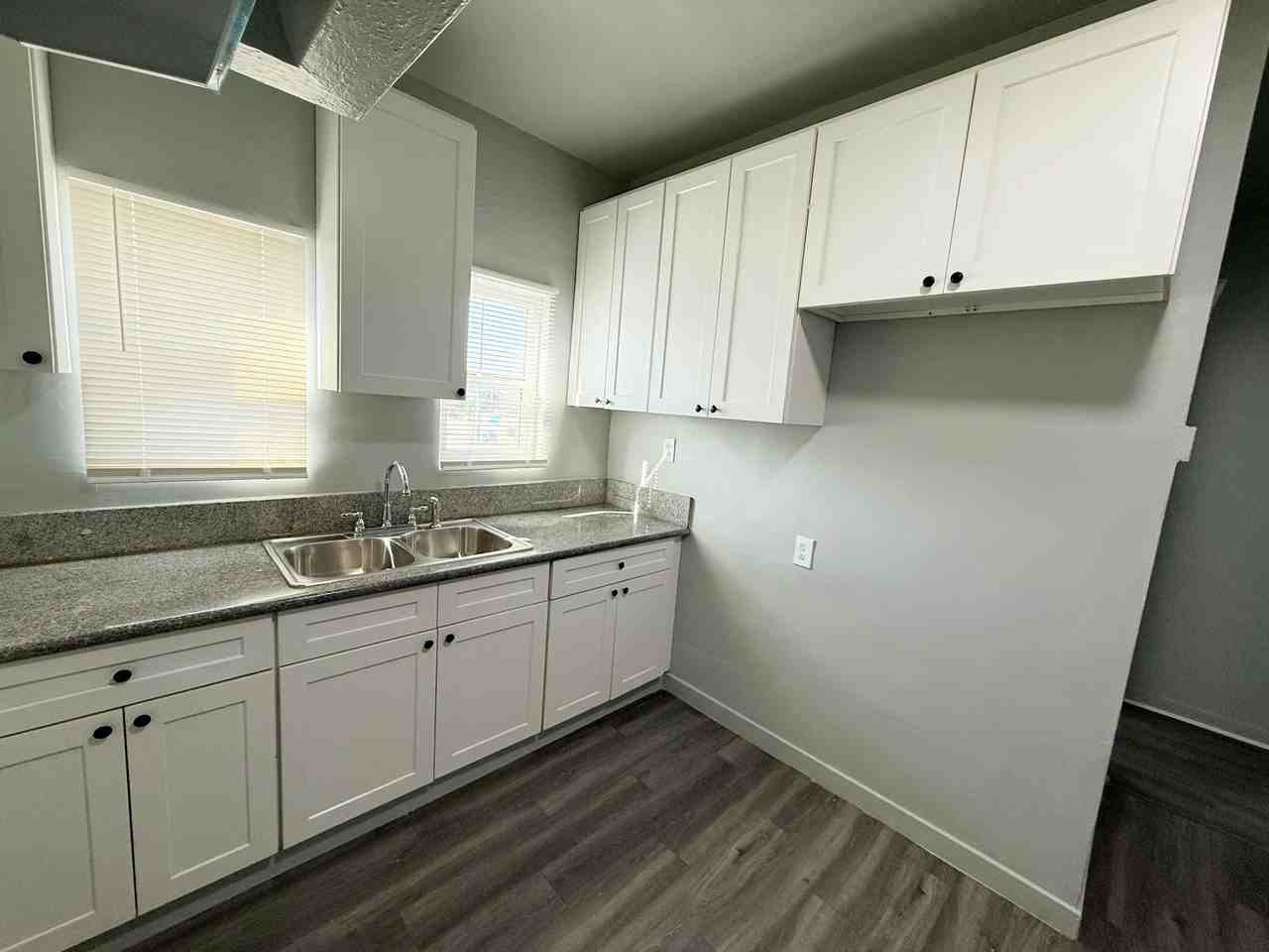 404 North Fries Avenue - Photo 6 of 21