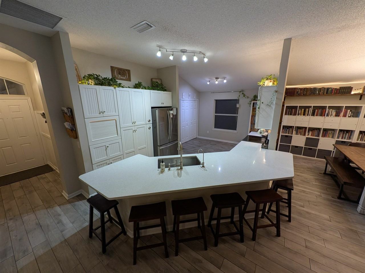 921 Oak Arbor Cir - Photo 2 of 50