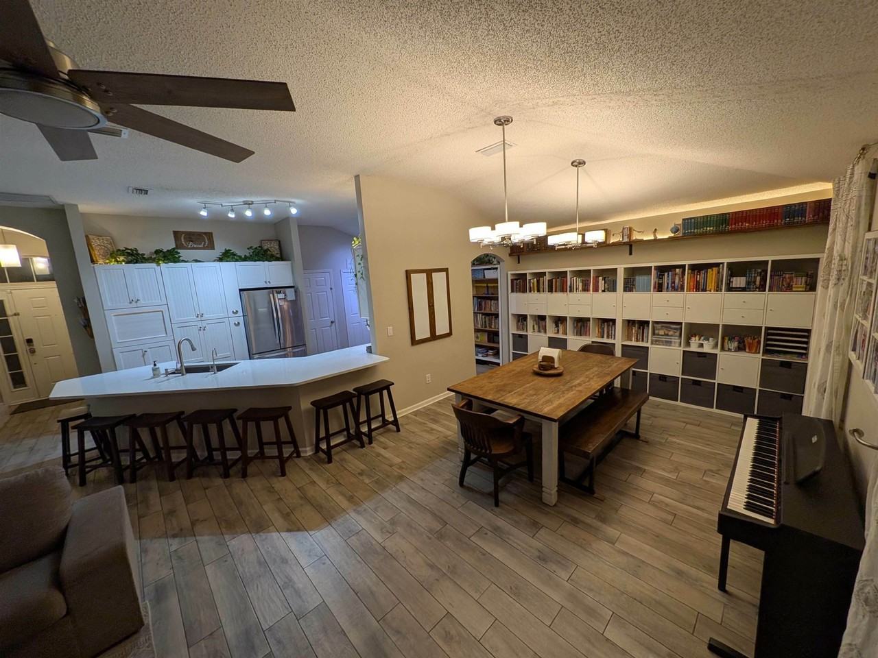 921 Oak Arbor Cir - Photo 3 of 50