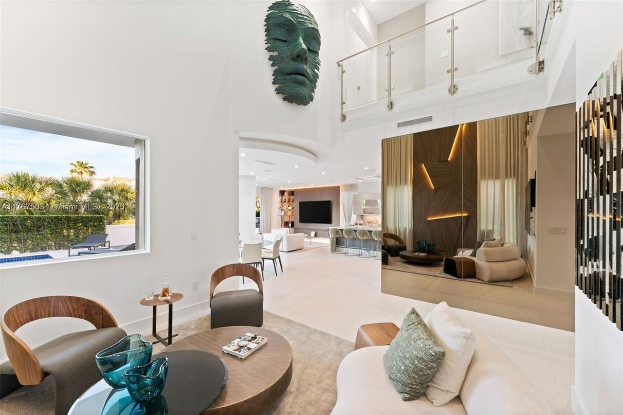 10561 Nw 67th Ter #10561 - Photo 2 of 48