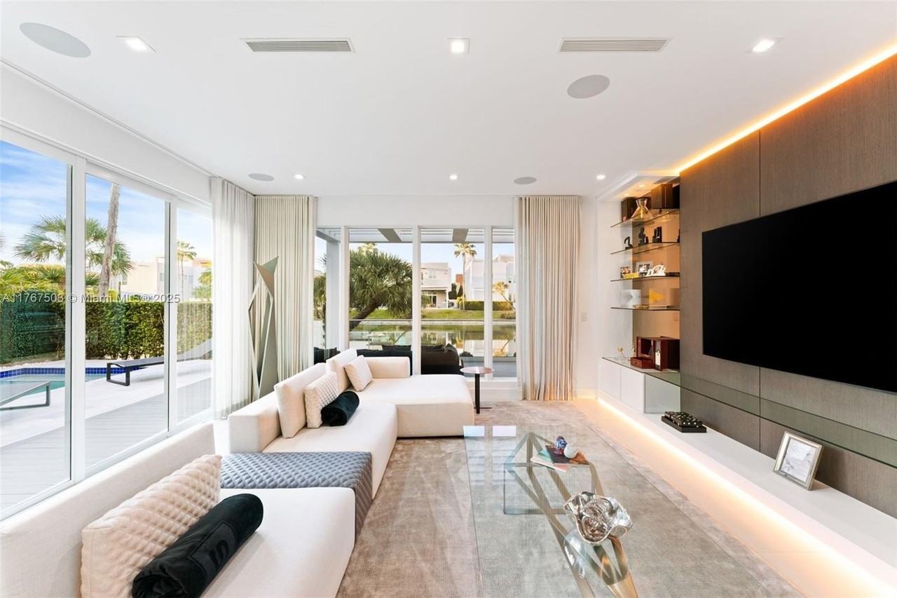 10561 Nw 67th Ter #10561 - Photo 7 of 48