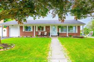 featured image of 301 St Lawrence St #1