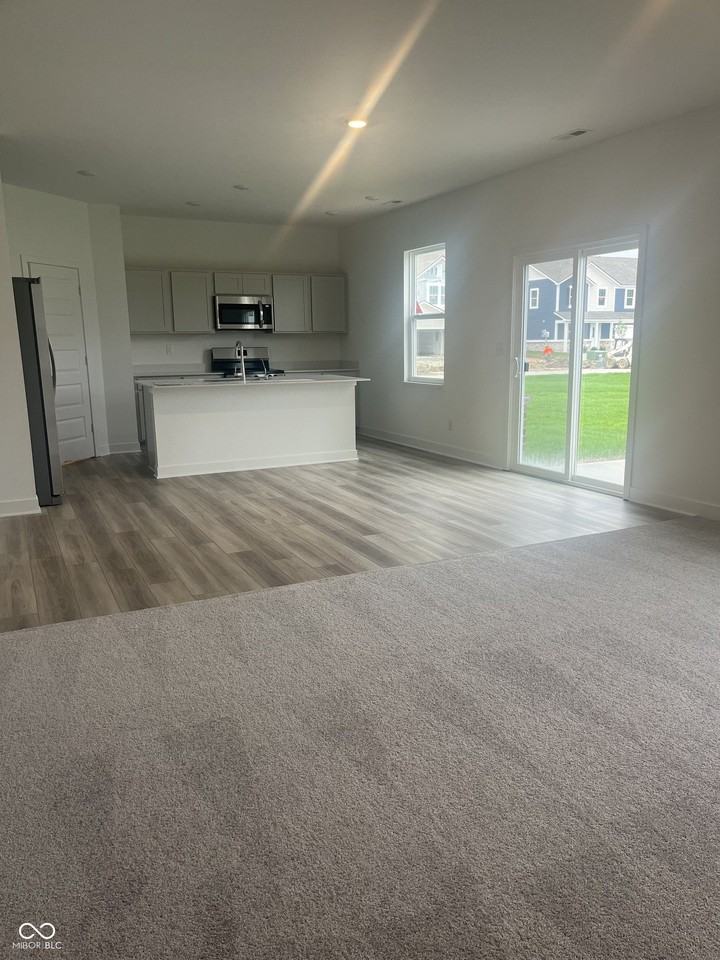 977 Beck Way - Photo 5 of 20