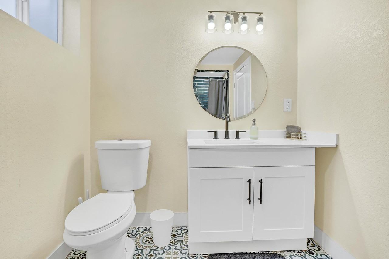 Janice Way - Photo 5 of 15