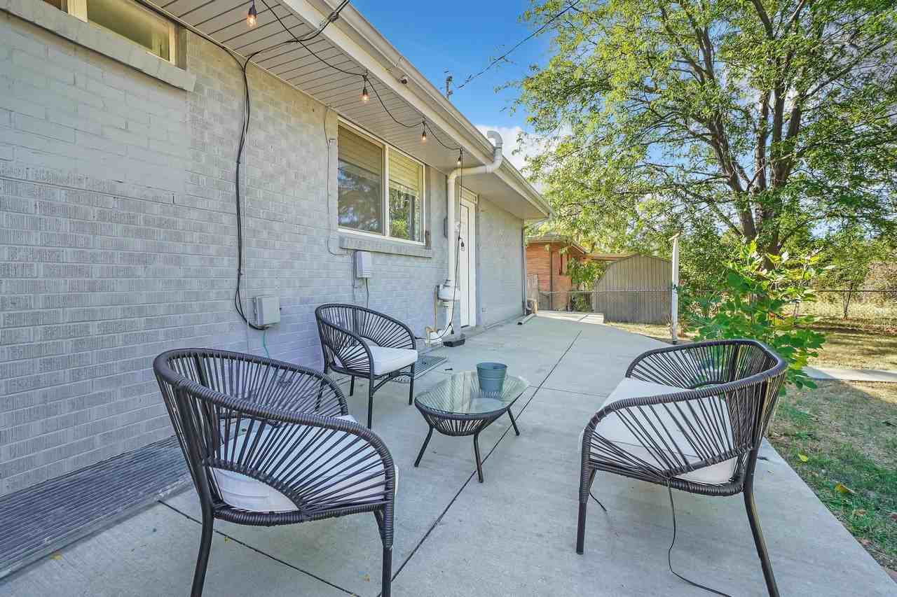 Wyandot St - Photo 3 of 12