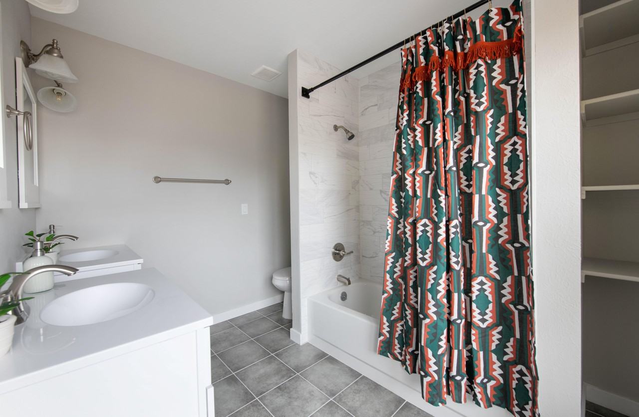 W 84th Cir - Photo 2 of 20