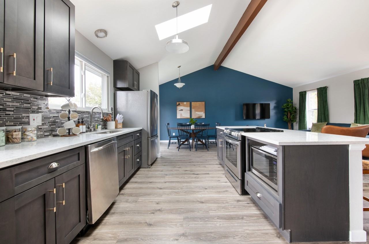 W 84th Cir - Photo 3 of 20