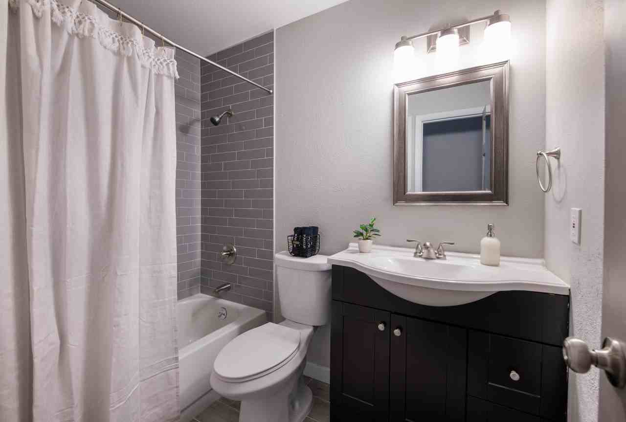 W 84th Cir - Photo 4 of 20