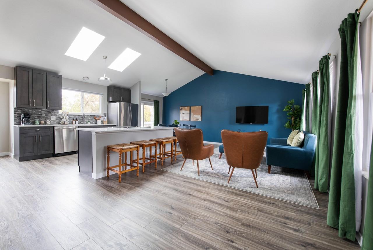 W 84th Cir - Photo 7 of 20