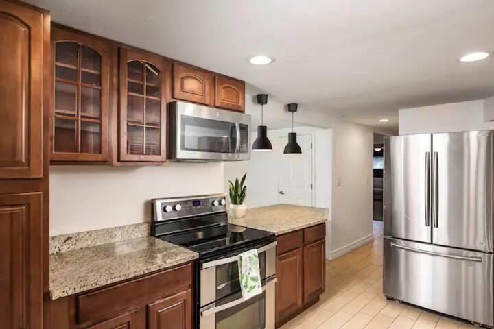 W 62nd Pl - Photo 3 of 11