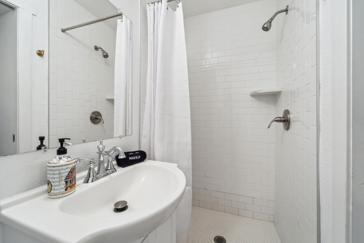 W 63rd Ave - Photo 4 of 10