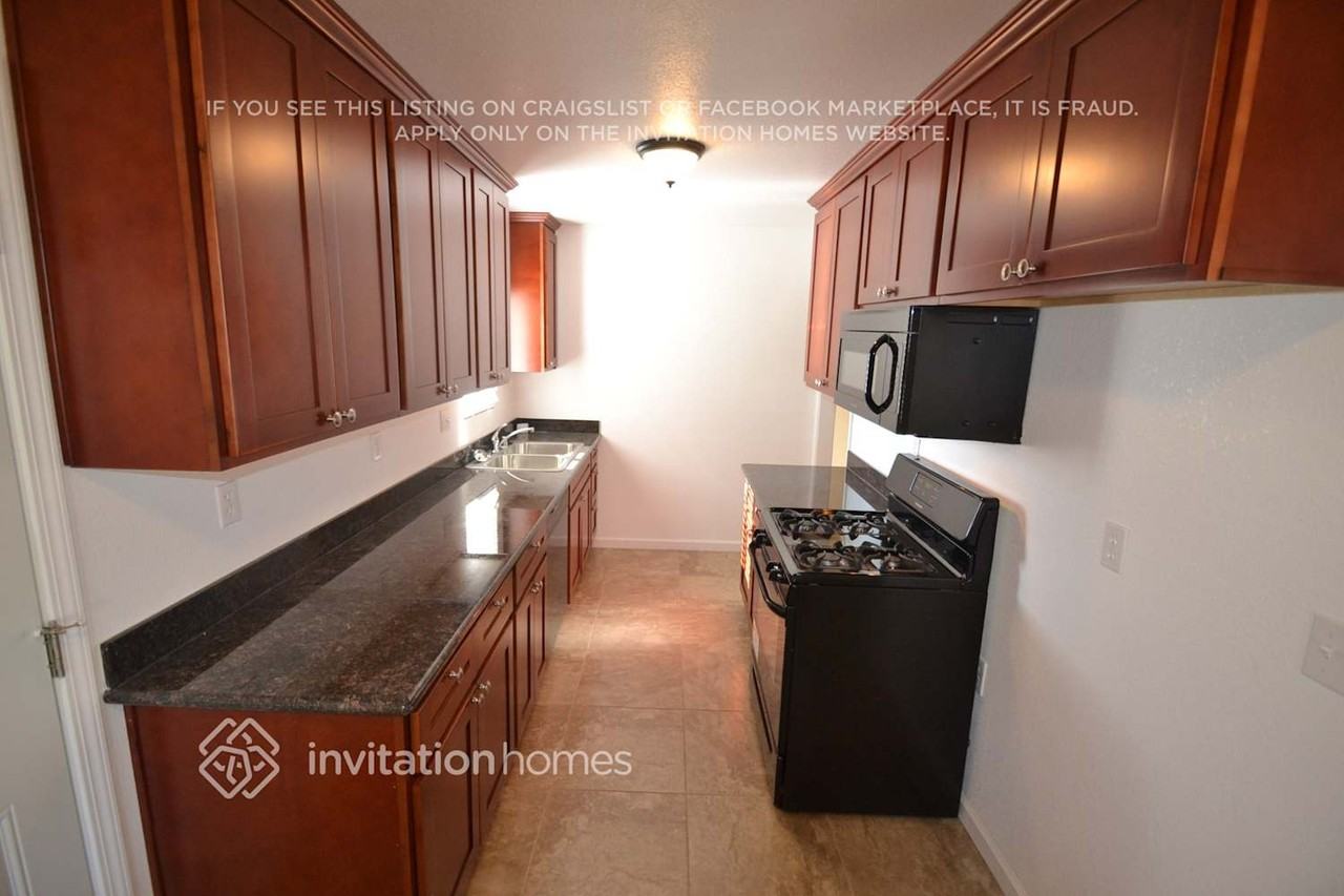 115 Amelia St - Photo 3 of 10