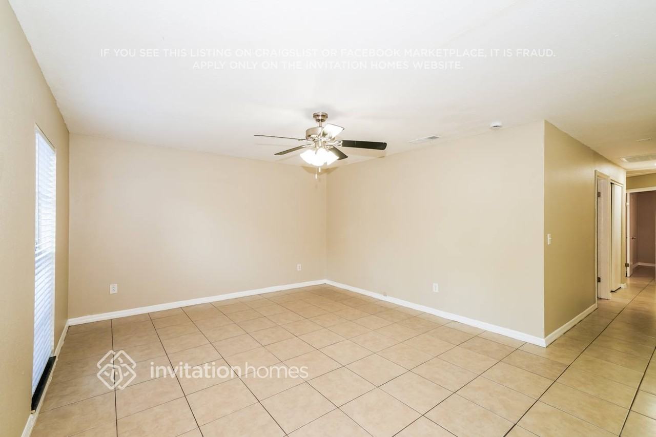 2925 E 148th Ave - Photo 5 of 17