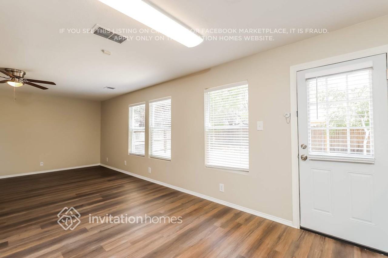 5710 Sherbrooke Oak - Photo 5 of 18