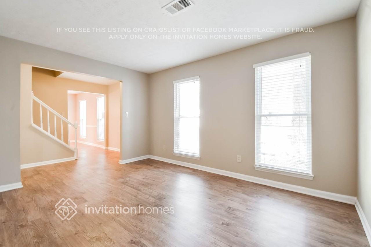 640 Barrington Way - Photo 5 of 17