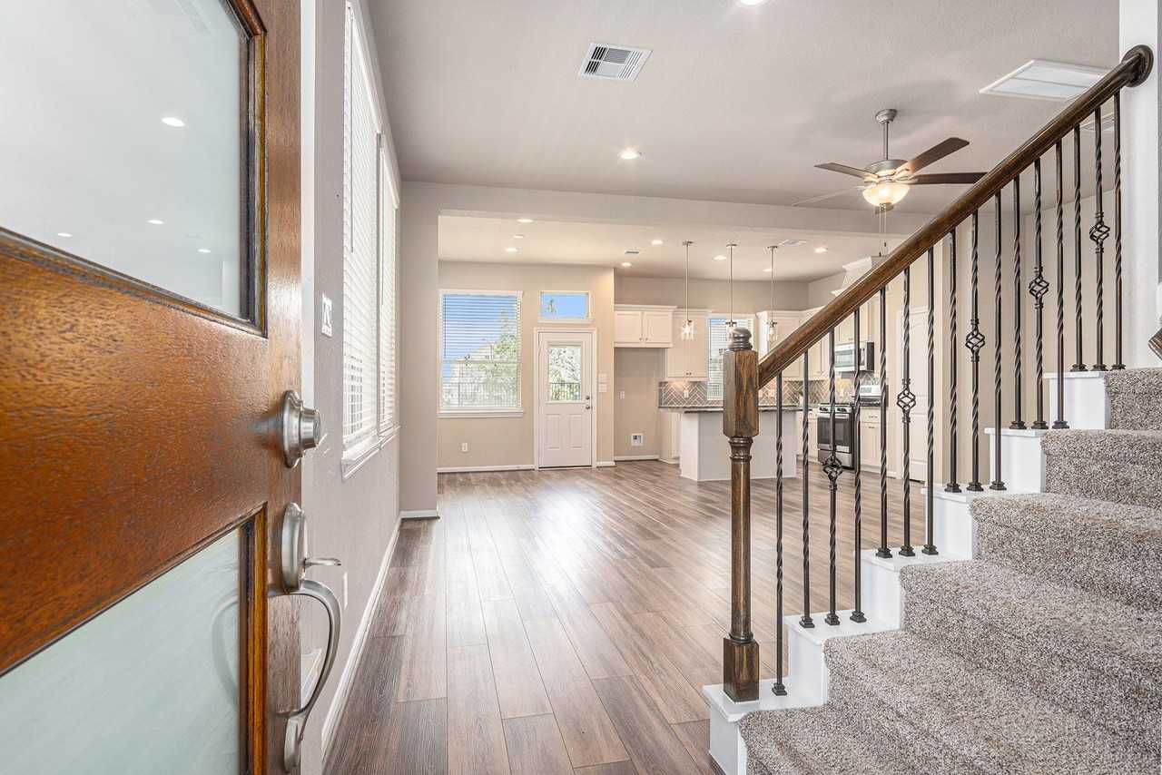 16106 Northern Cardinal Ln - Photo 4 of 27