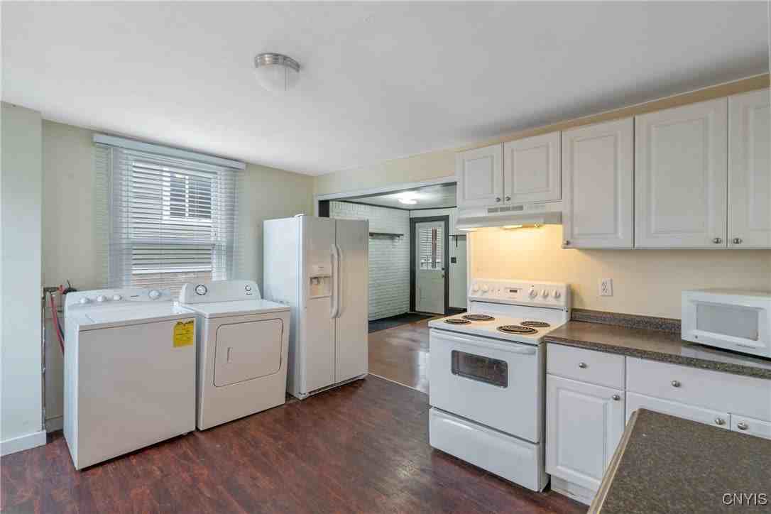 35 Sw 9th St - Photo 5 of 13