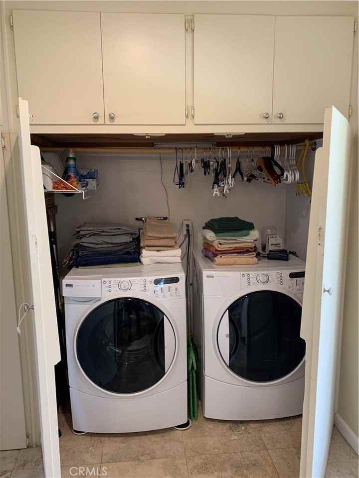 1558 Cameo Dr - Photo 5 of 44