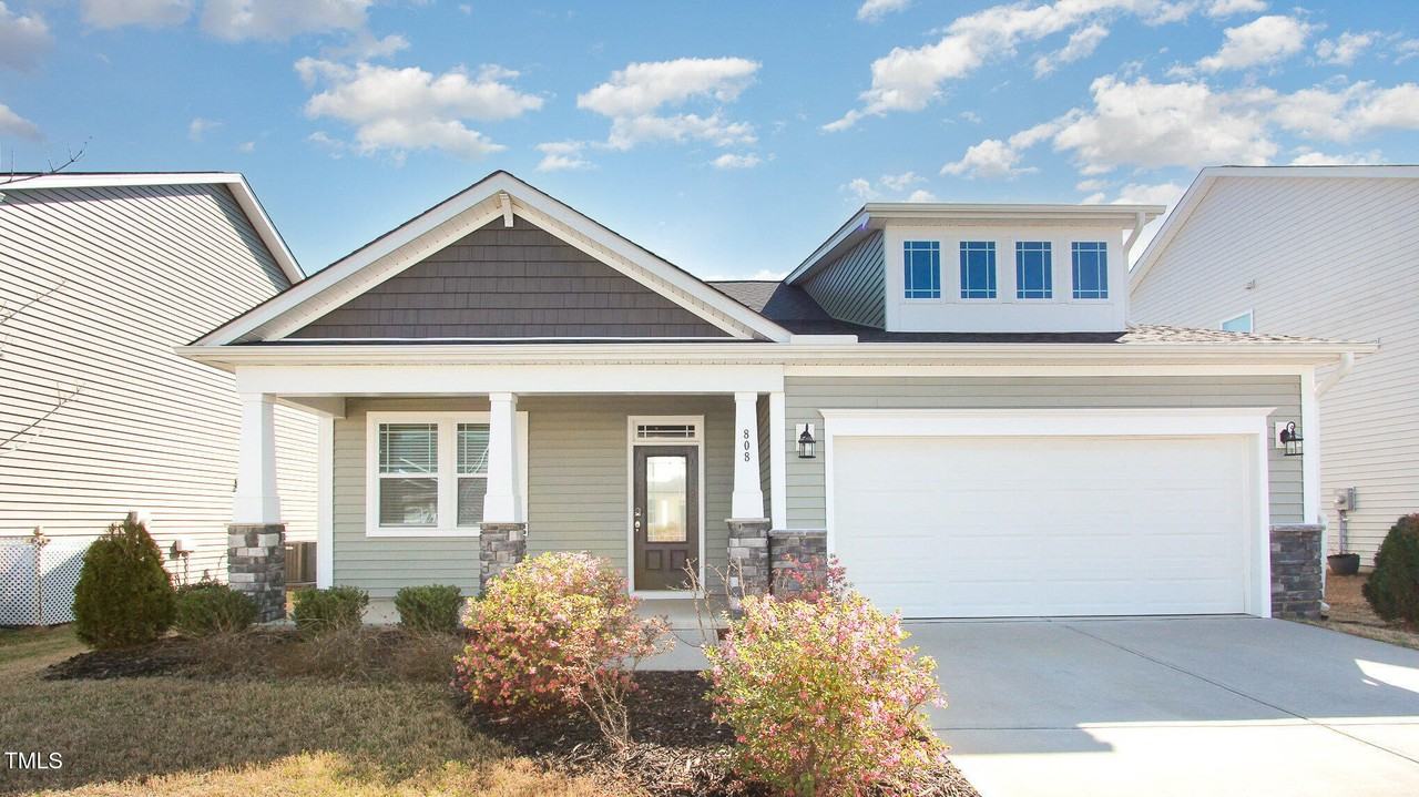 808 Briar Gate Dr - Photo 2 of 32