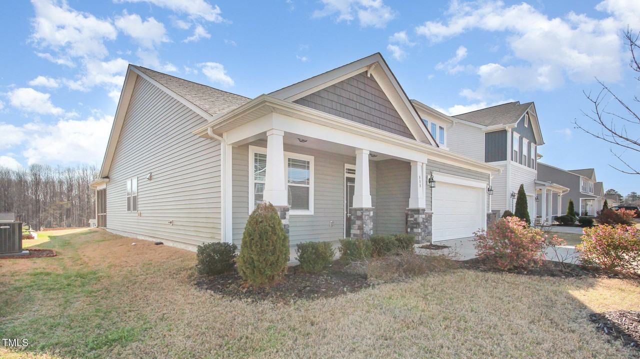 808 Briar Gate Dr - Photo 4 of 32