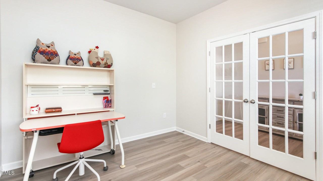 808 Briar Gate Dr - Photo 7 of 32