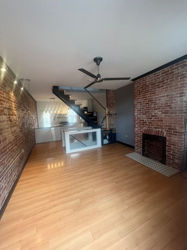 19 Saint Leo St - Photo 3 of 22