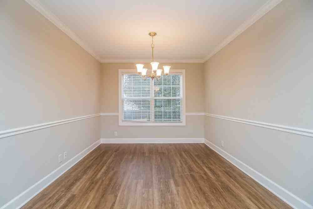 1718 Chris Dr - Photo 6 of 17