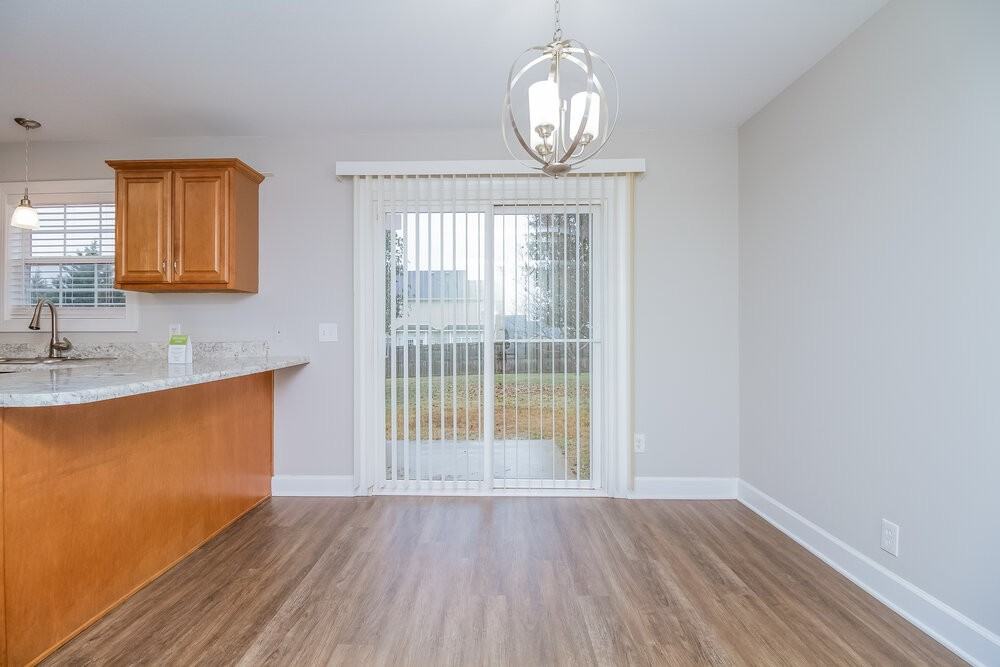 1718 Chris Dr - Photo 7 of 17