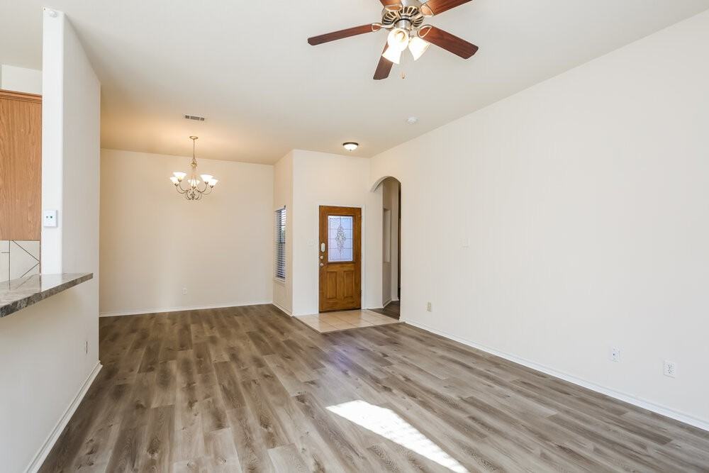 4913 Caraway Dr - Photo 5 of 16