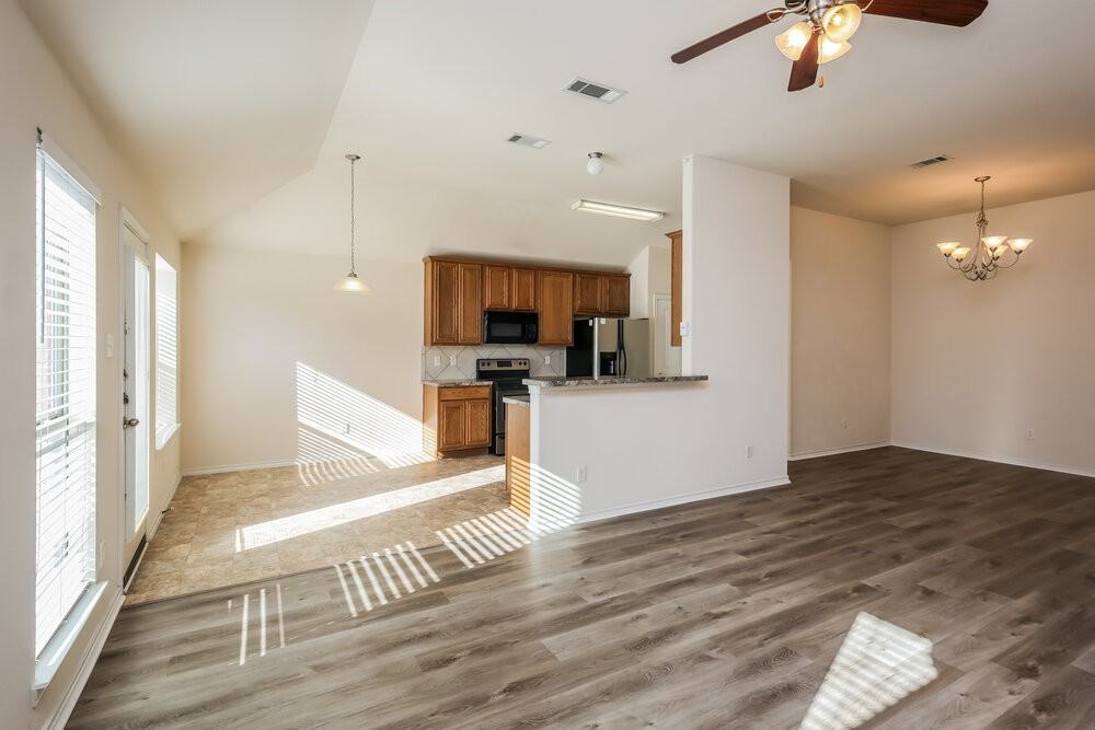 4913 Caraway Dr - Photo 6 of 16