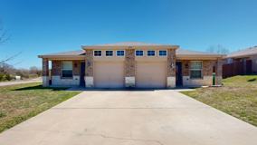 1705 Aztec Trce #B - Photo 1 of 1