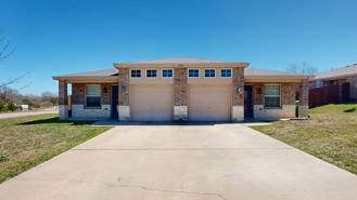 1705 Aztec Trce #B - Photo 1 of 1