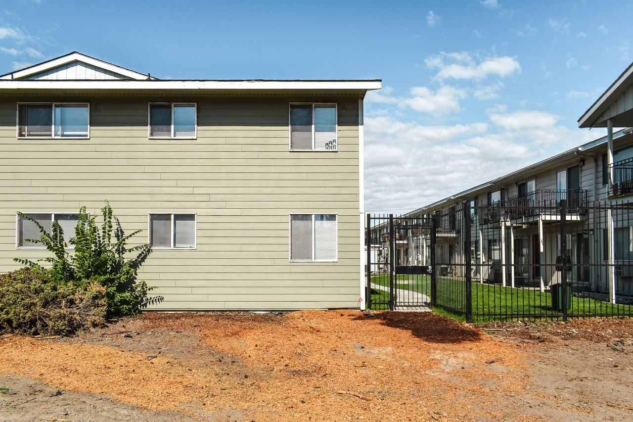 Kathy Ann Apartments - Photo 6 of 6