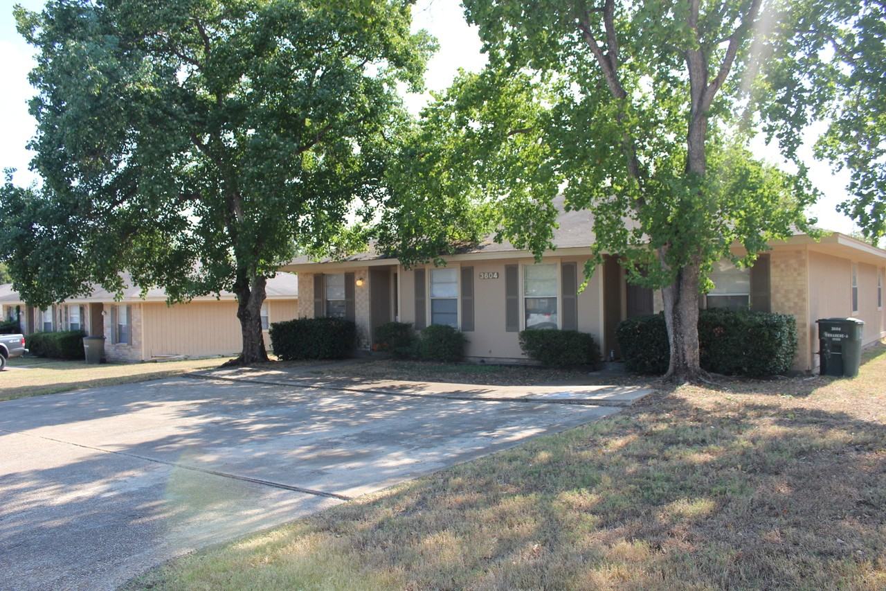 3604B Comanche St - Photo 2 of 3