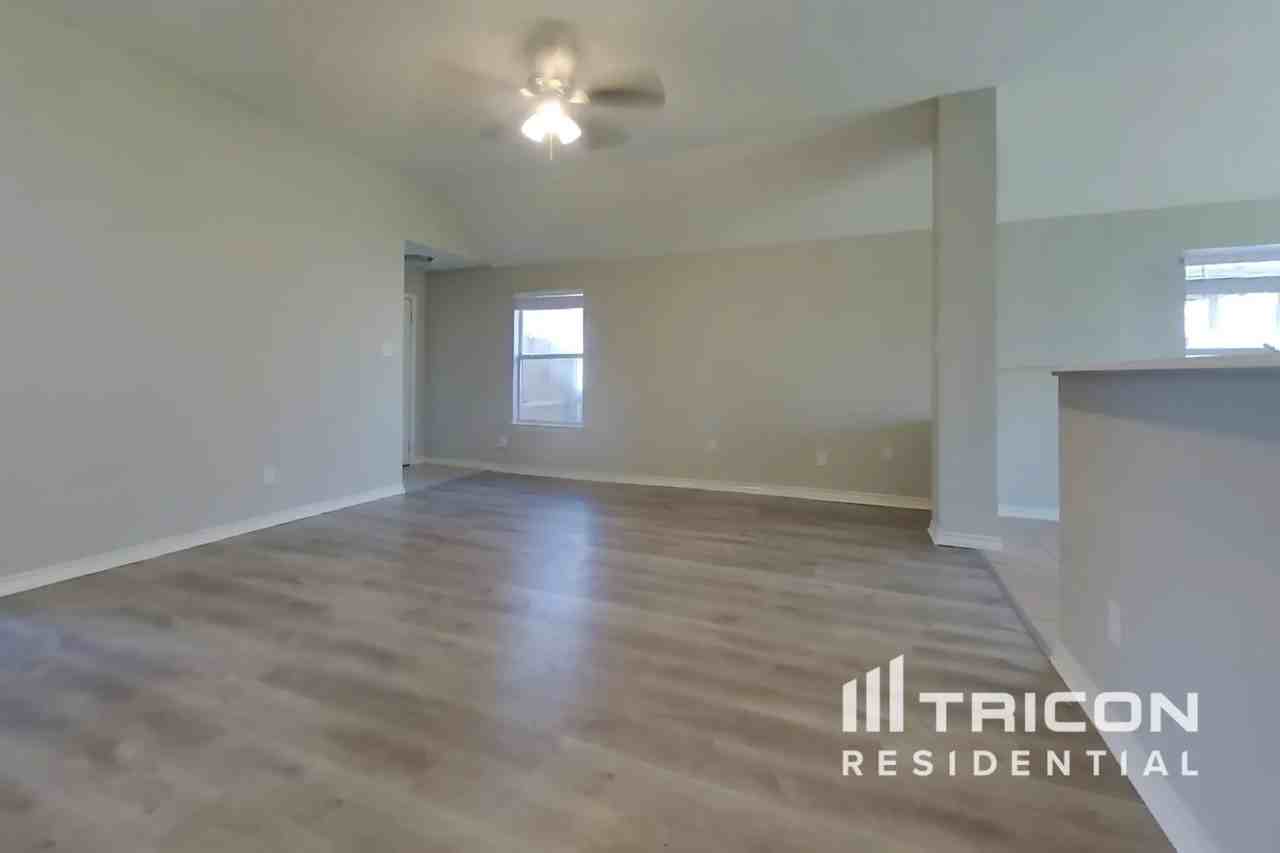 3709 3709 Pueblo Street Dallas TX - Photo 3 of 16