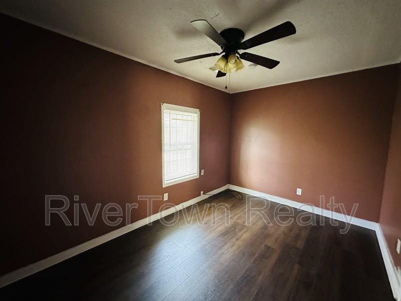 1347 East Trigg Avenue - Photo 3 of 7