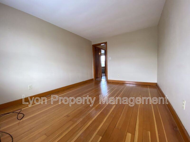 5 Norris Ave #8 - Photo 2 of 8