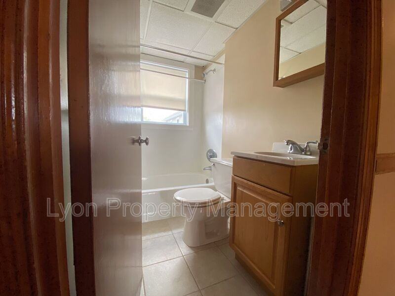 5 Norris Ave #8 - Photo 4 of 8