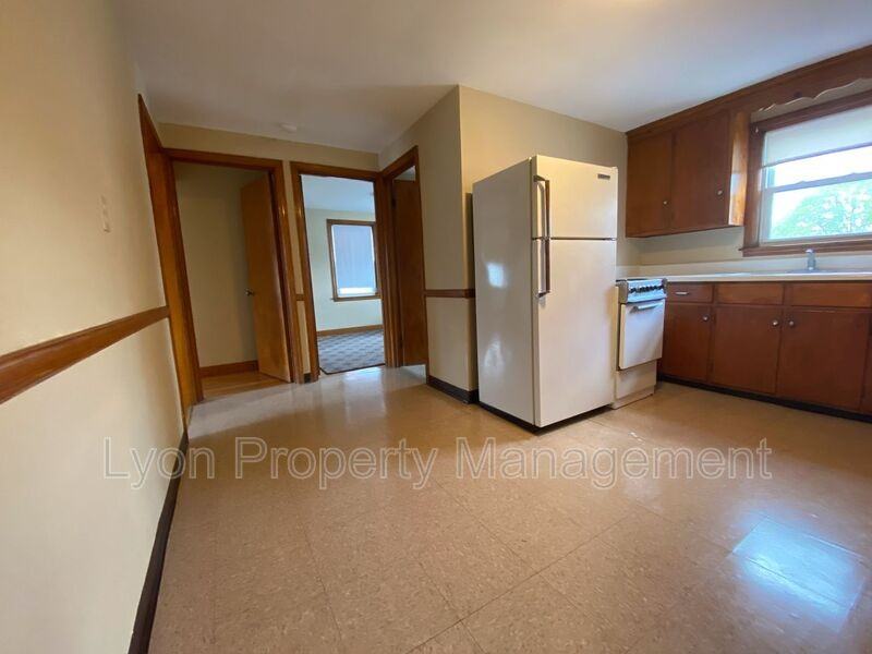 5 Norris Ave #8 - Photo 7 of 8