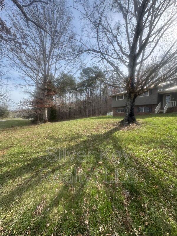 148 Mt Carmel Rd - Photo 3 of 36