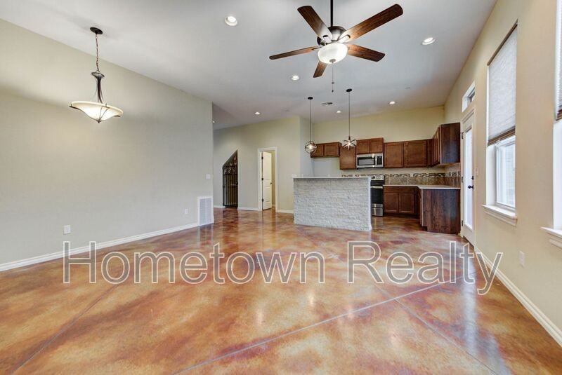 463 S Fretz Ave - Photo 3 of 32