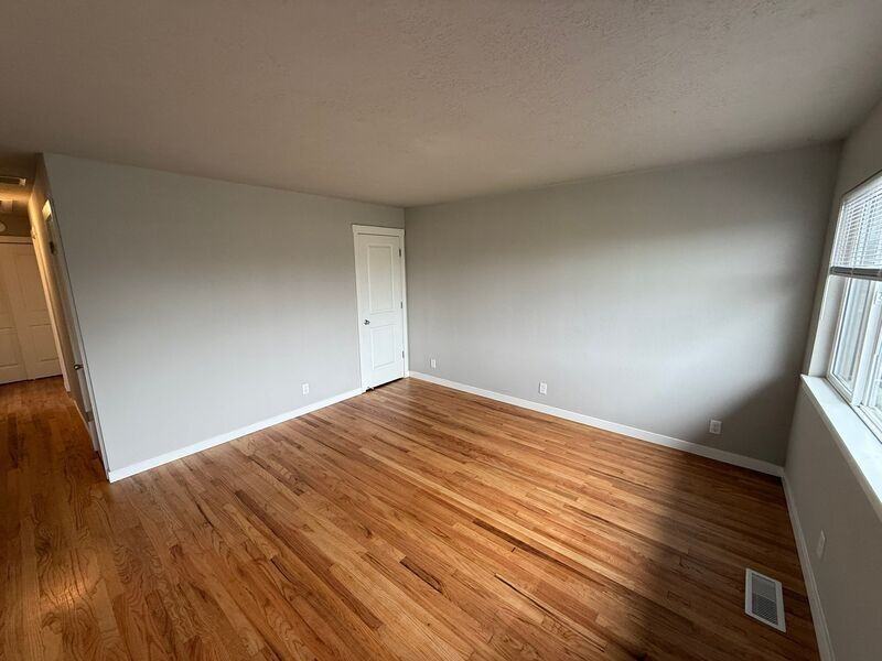 2236 Hoyt St Se - Photo 3 of 22