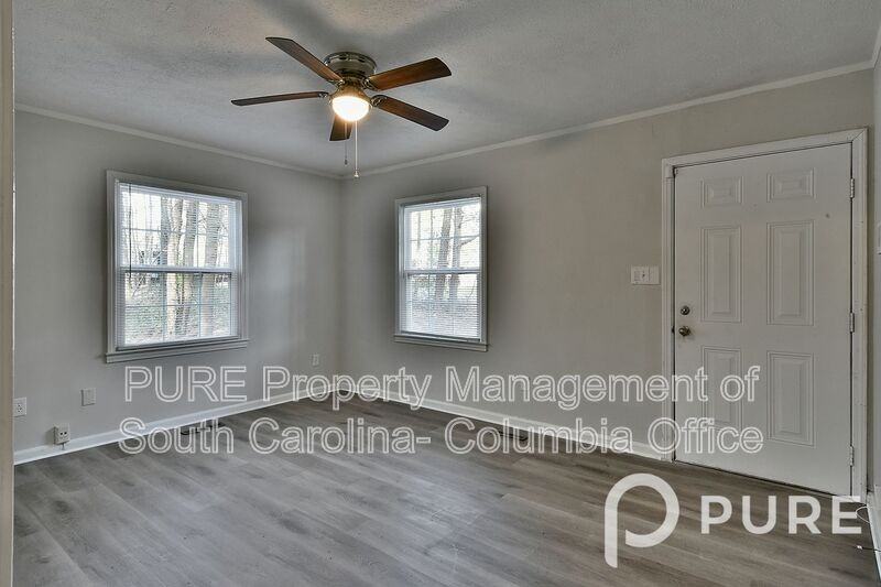 104 Rockyview Dr - Photo 4 of 21